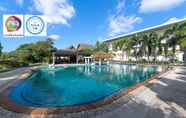 Kolam Renang 2 Blue Beach Grand Resort and Spa