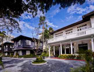 Exterior 2 The Henry Hotel Manila