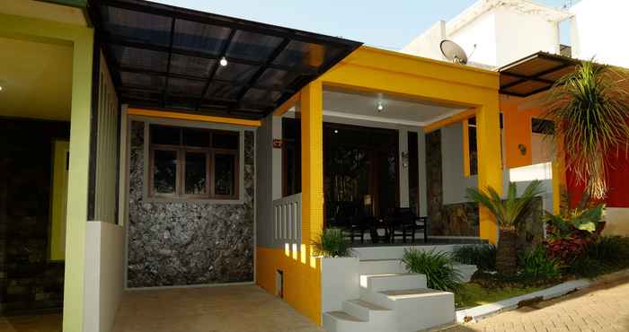 Luar Bangunan Villa Batoe BR C-7