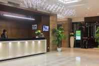 Lobi Brentwood Suites