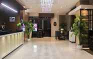 Lobi 5 Brentwood Suites