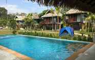 Swimming Pool 7 Villas Roi Buri