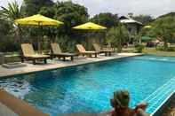 Swimming Pool Villas Roi Buri