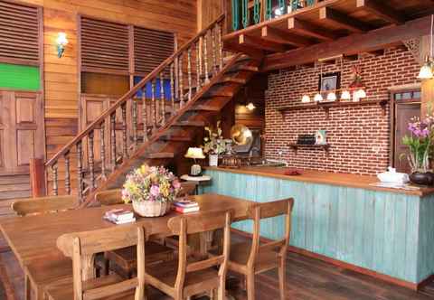 ร้านอาหาร  Rustic River Boutique