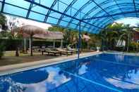 Swimming Pool Thai Garden Inn