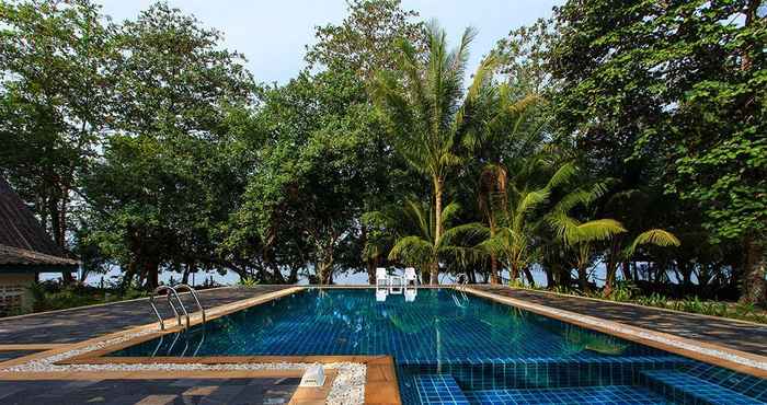 Kolam Renang Thalane Resort