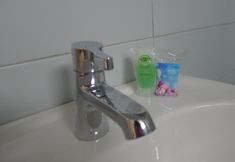 Toilet Kamar 6 Family Guest House Kupang Baru