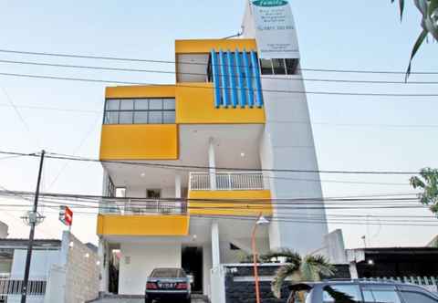 Exterior Family Guest House Kupang Baru