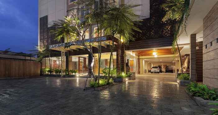 Bên ngoài Hotel Adilla Syariah Ambarukmo