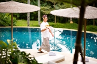 สระว่ายน้ำ Planta Luxury Boutique Resort