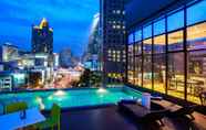 Swimming Pool 2 Hotel Clover Asoke