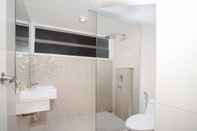 Toilet Kamar Azcarya Villa Type Dyah 