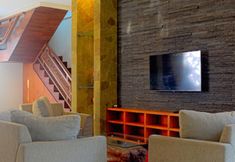 Common Space 3 De Gun Riverside Villa