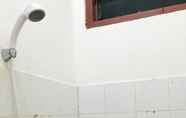 Toilet Kamar 2 Virginia Homestay