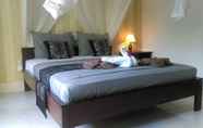 Kamar Tidur 6 Emalia Homestay