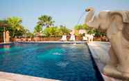 Swimming Pool 2 Inrawadee Resort