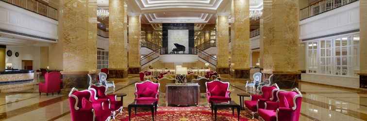 Lobby Adimulia Hotel Medan