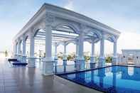 Swimming Pool Adimulia Hotel Medan