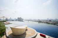 Swimming Pool AVANI Riverside Bangkok Hotel