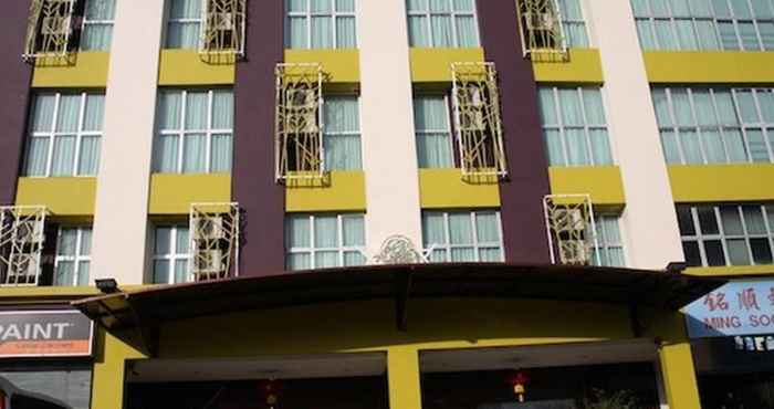 Luar Bangunan Grand Medallion Hotel