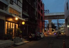 Exterior 3 S99 Hostel