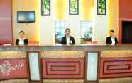 Lobi 6 Hotel Elizabeth Cebu