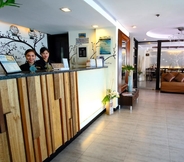 Lobi 3 Fersal Hotel Neptune Makati