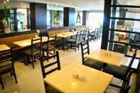 Bar, Cafe and Lounge Fersal Hotel Neptune Makati