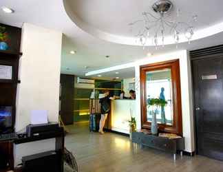 Lobi 2 Fersal Hotel Neptune Makati