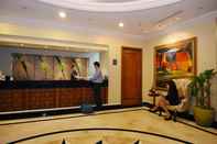 Lobby Oxford Suites Makati