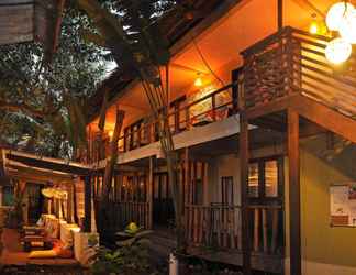 Bangunan 2 The Lazy Dog Bed and Breakfast