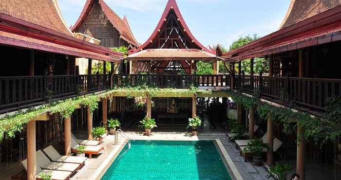 Kolam Renang Ruean Thai Hotel