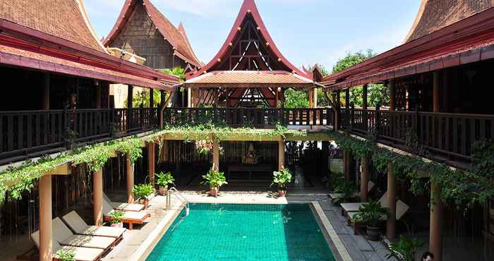 Swimming Pool Ruean Thai Hotel