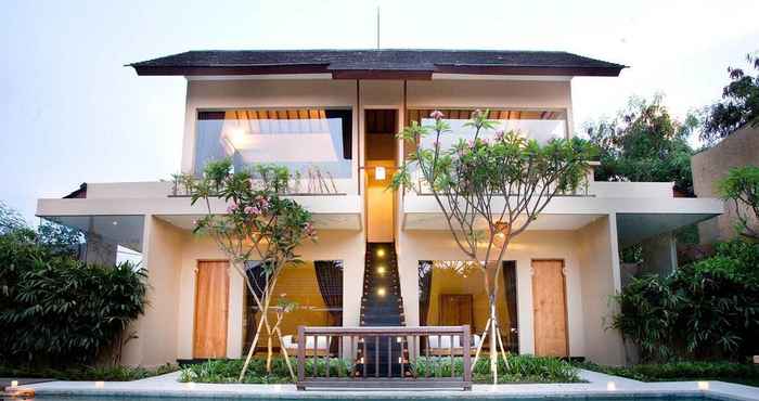 Exterior Villa Cokelat