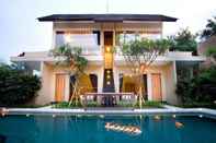 Exterior Villa Cokelat