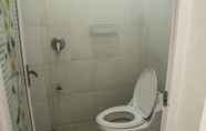 Toilet Kamar 6 Adi Jaya Homestay