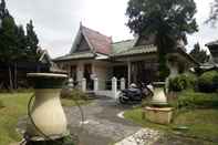 บาร์ คาเฟ่ และเลานจ์ Villa Kota Bunga Teratai