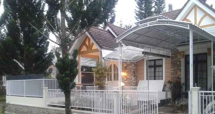 Restoran Villa Kota Bunga Teratai