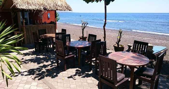 ร้านอาหาร Barracuda Beach Bar and Bungalow Amed