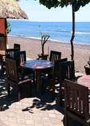 RESTAURANT Barracuda Beach Bar and Bungalow Amed