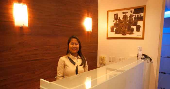 Lobby M Suites Hotel