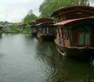 Bangunan 2 Mom Chailai River Retreat Nakhon Pathom