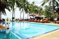 Kolam Renang CocoPalm Beach Resort