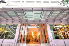 外観 One One Bangkok Hotel