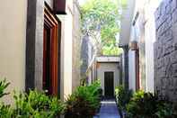 Exterior Puri Mesari Suites