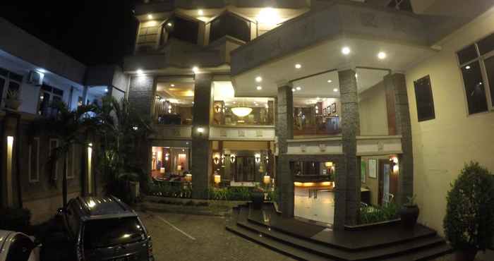 ภายนอกอาคาร Hotel Harmonis Classic Tarakan