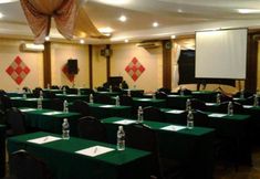 機能ホール 7 Golden Hotel (KK)