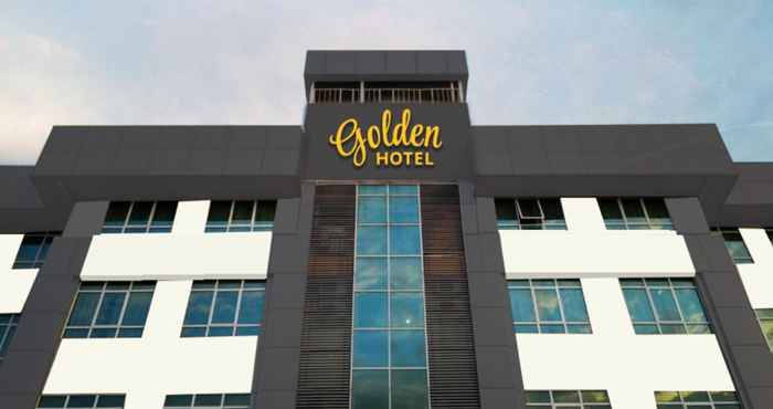 Bên ngoài Golden Hotel (KK)