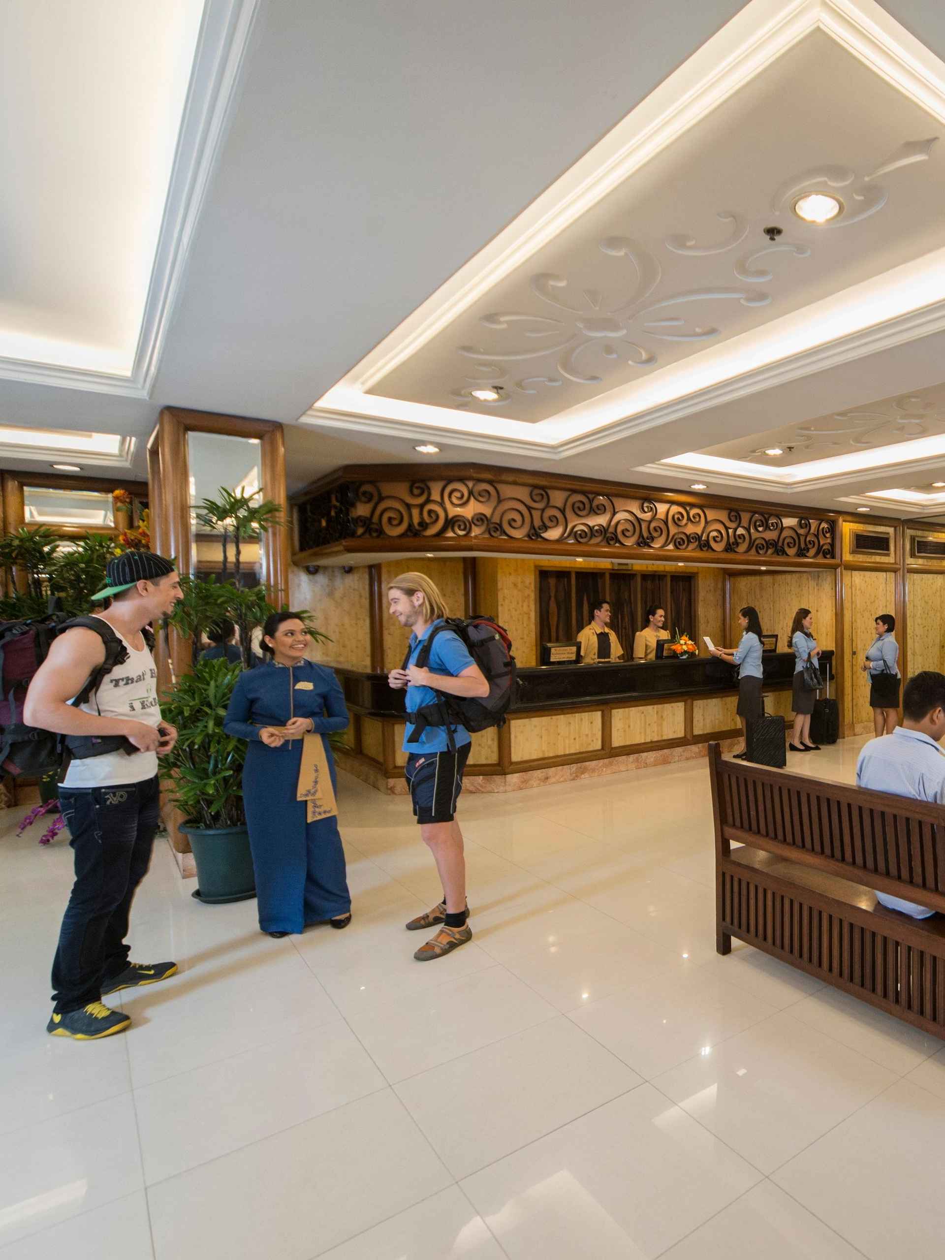 Lobby Kabayan Hotel Pasay