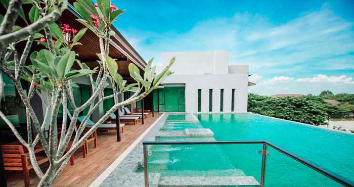 Kolam Renang The Cavalli Casa Resort